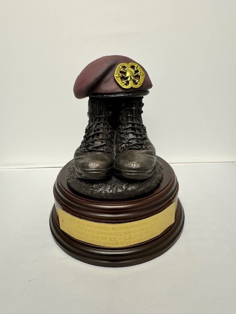 Boots and Beret 11 Verbindingsdienst Gravure