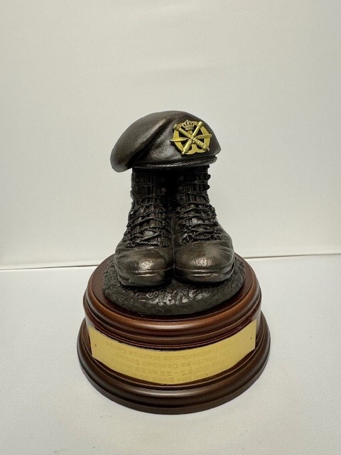 Boots and Beret Luchtdoelartillerie Gravure