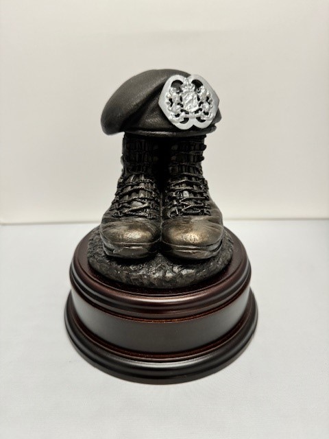 Boots and Beret 20 Natres Gravure Zilver