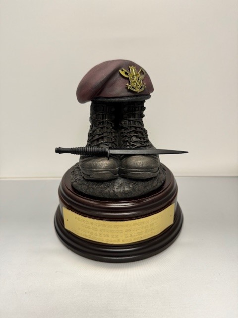 Boots and Beret 3 Para BEL Gravure