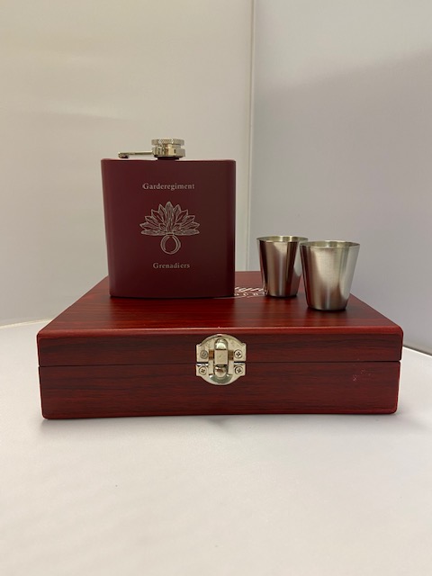 Heupfles Garderegiment Grenadiers