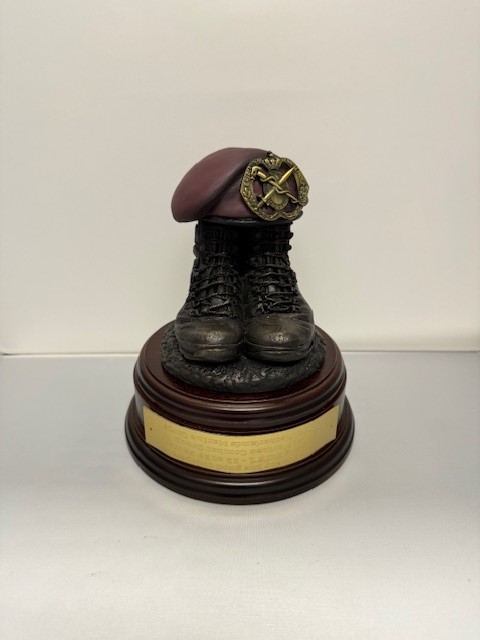 Boots and Beret 11 GNK Gravure