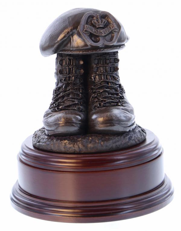 Boots and Beret Prinses Irene