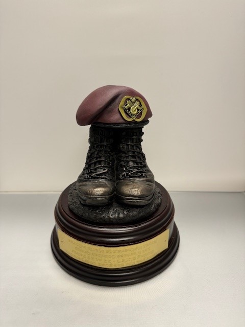 Boots and Beret 11 Bevocie Gravure