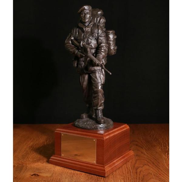 Bronzen beeld Korps Mariniers Mahonie