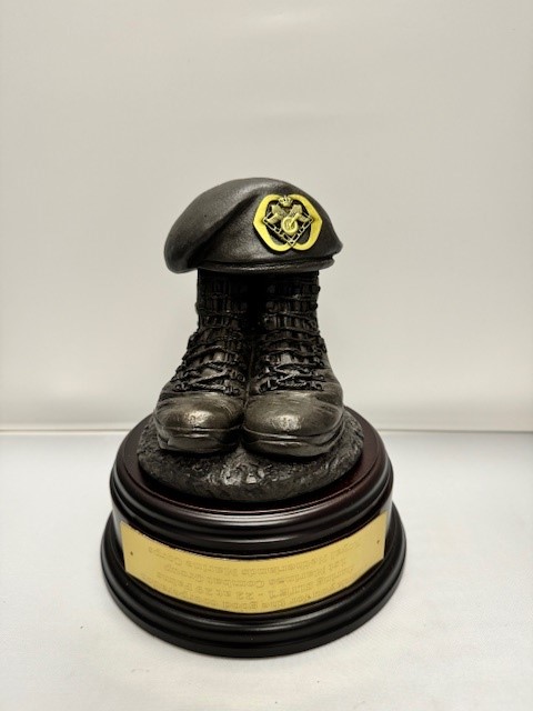 Boots and Beret 110 Transportcie Gravure