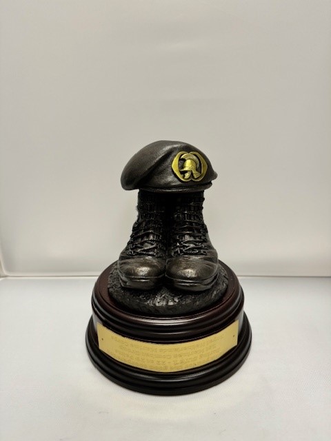 Boots and Beret 101 Gnbat Gravure